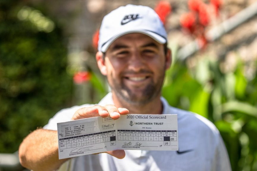 Dustin Johnson dẫn đầu, Scheffler đánh 59 gậy ở vòng 2 Northern Trust